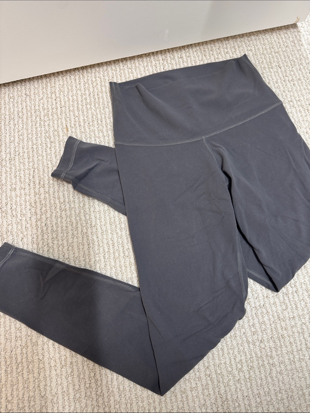 Aritzia TNA action butter coal gray leggings